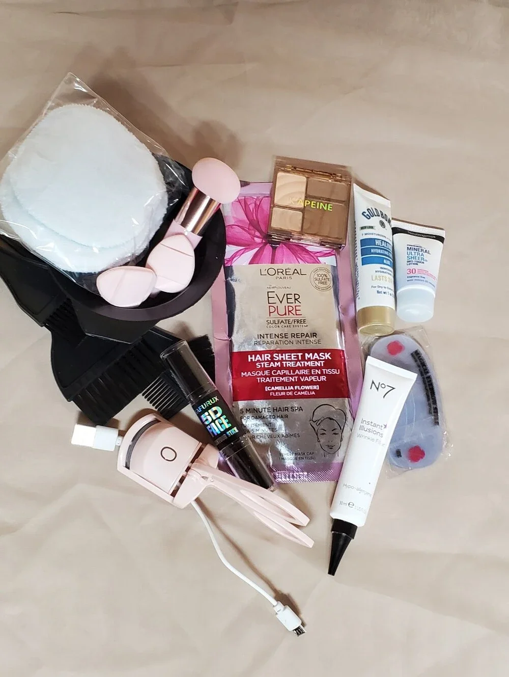 Value-Packed Beauty & Skincare Bundle! Featuring high-end pieces like 